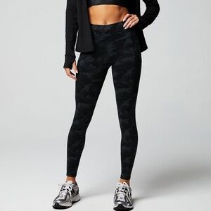 Women's Camouflage Leggings with Pocket